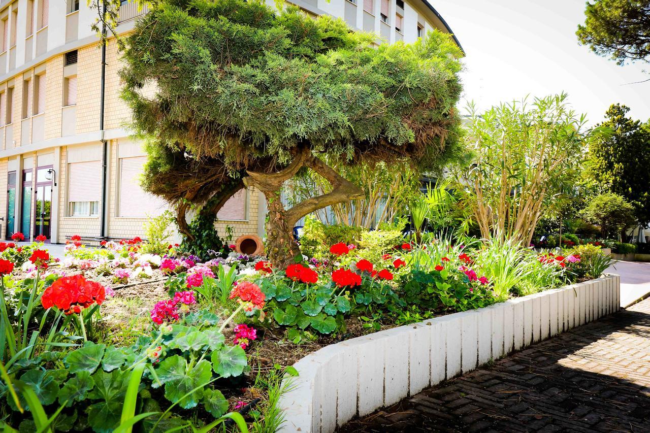 Hotel Cristallo Riolo Terme Bagian luar foto