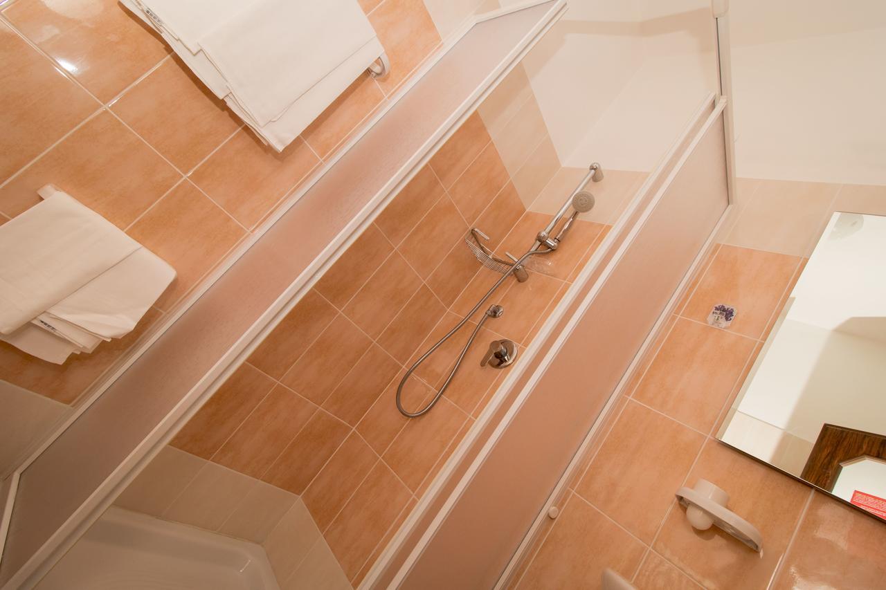 Hotel Cristallo Riolo Terme Bagian luar foto